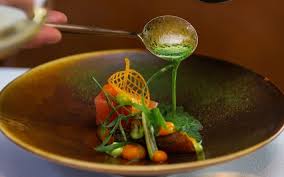 Vijfgangen diner (georganiseerd door de JV van de gemeente)